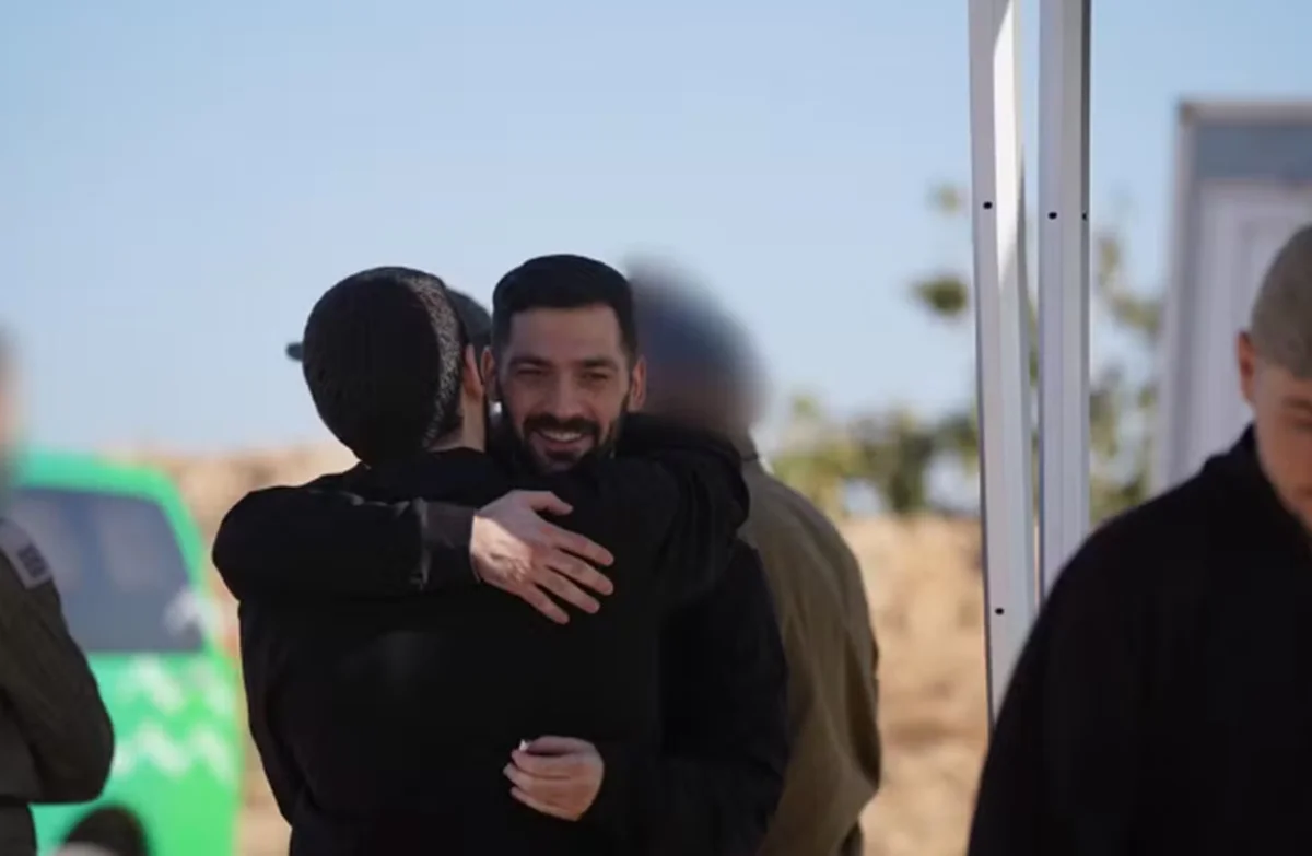 hamas-liberta-refens-israelenses-apos-738-dias-de-cativeiro-na-faixa-de-gaza