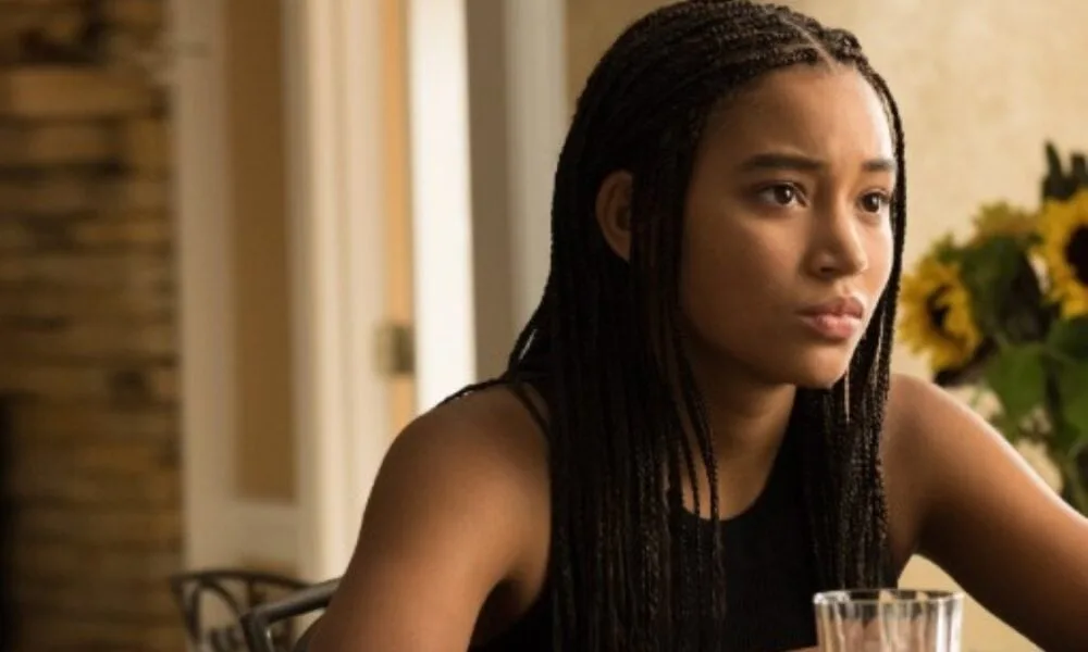 o-odio-que-voce-semeia-aborda-injustica-em-exibicao-na-sessao-da-tarde-de-hoje-tv-globo-com-amandla-stenberg-e-regina-hall