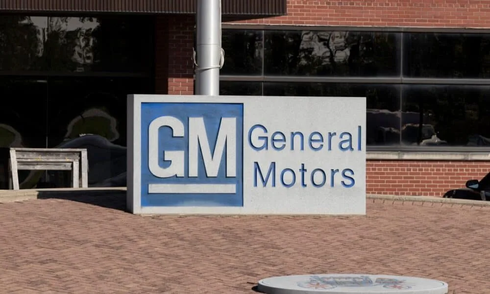 general-motors-registra-prejuizo-de-us$-1,6-bilhao-e-ajusta-producao-de-eletricos-apos-fim-de-subsidios-nos-eua