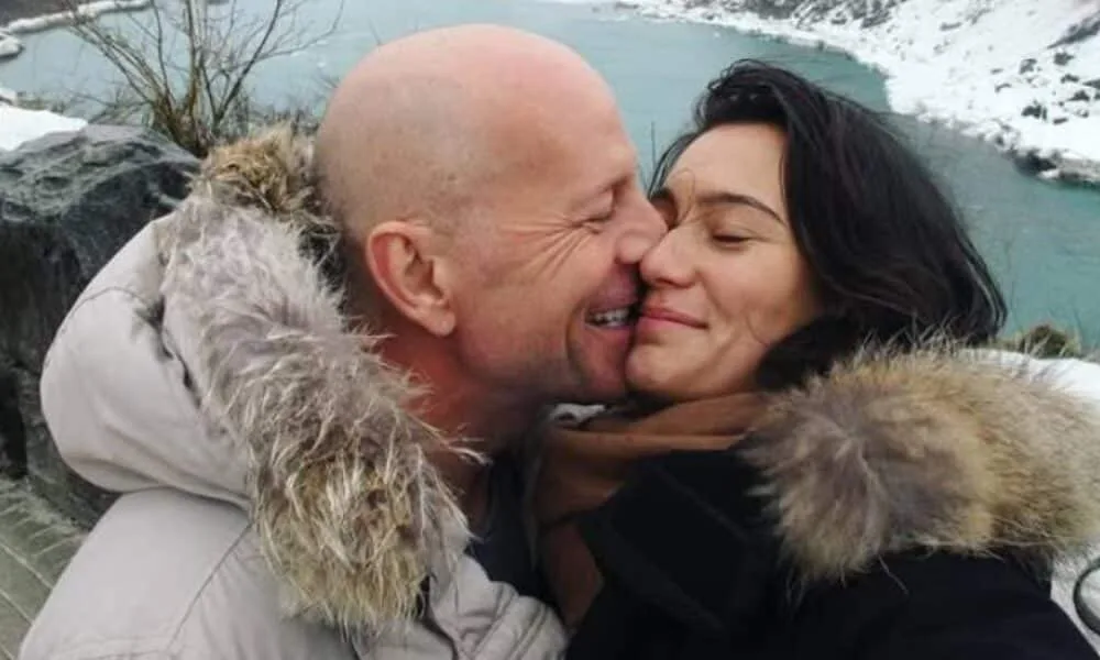 esposa-de-bruce-willis-revela-luto-das-filhas-com-avanco-da-demencia-do-ator-aos-70-anos