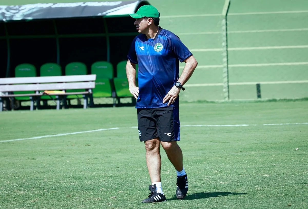 “agora-e-resgatar-a-confianca-dos-atletas,-fazer-eles-acreditarem”,-diz-fabio-carille-em-sua-chegada-ao-goias