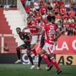 diante-do-atletico-goianiense,-vila-nova-quer-encerrar-a-temporada-sem-perder-nenhum-classico