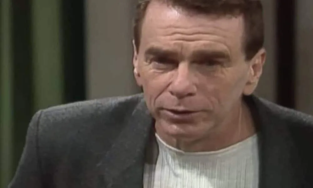 vilao-de-a-viagem-enfrenta-destino-tragico-e-pede-ajuda-a-filha-para-morrer