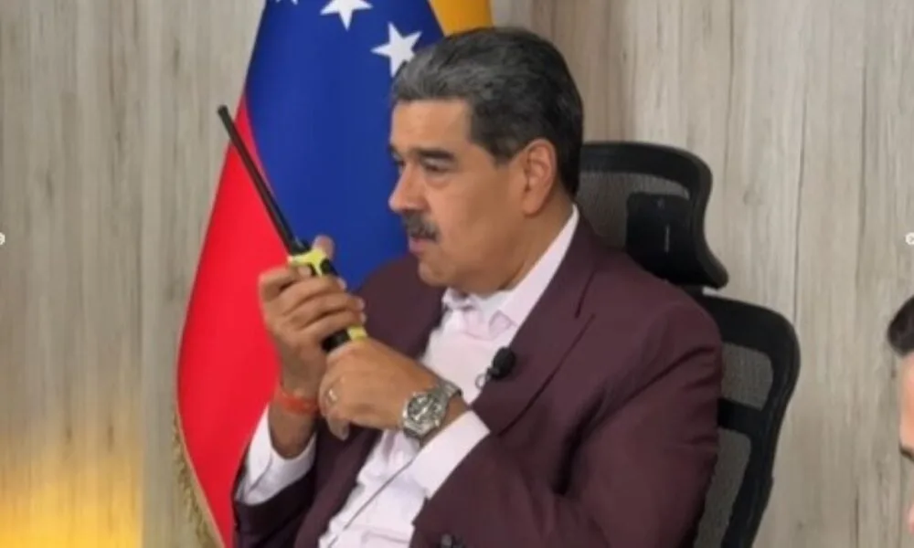 venezuela-bolsters-coastal-defense-with-troops-and-civilian-weapons-amid-us.-warships-in-the-caribbean