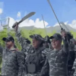 ministro-de-maduro-posa-com-facao-em-maos-e-‘convoca’-populacao:-‘nao-nos-conhecem’;-video