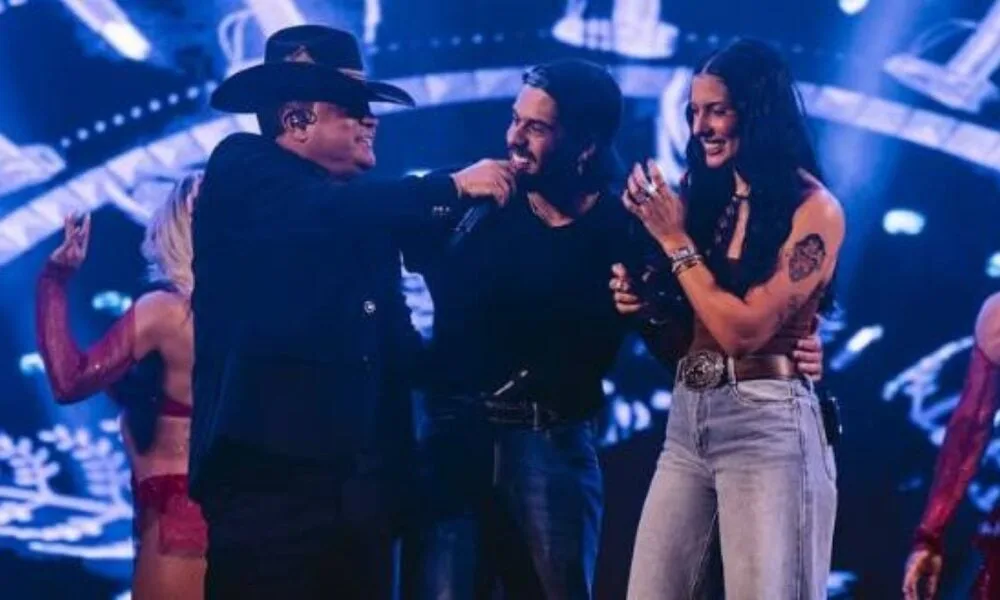 ana-castela-e-ze-felipe-surpreendem-em-show-de-leonardo-com-hit-classico-em-sarandi