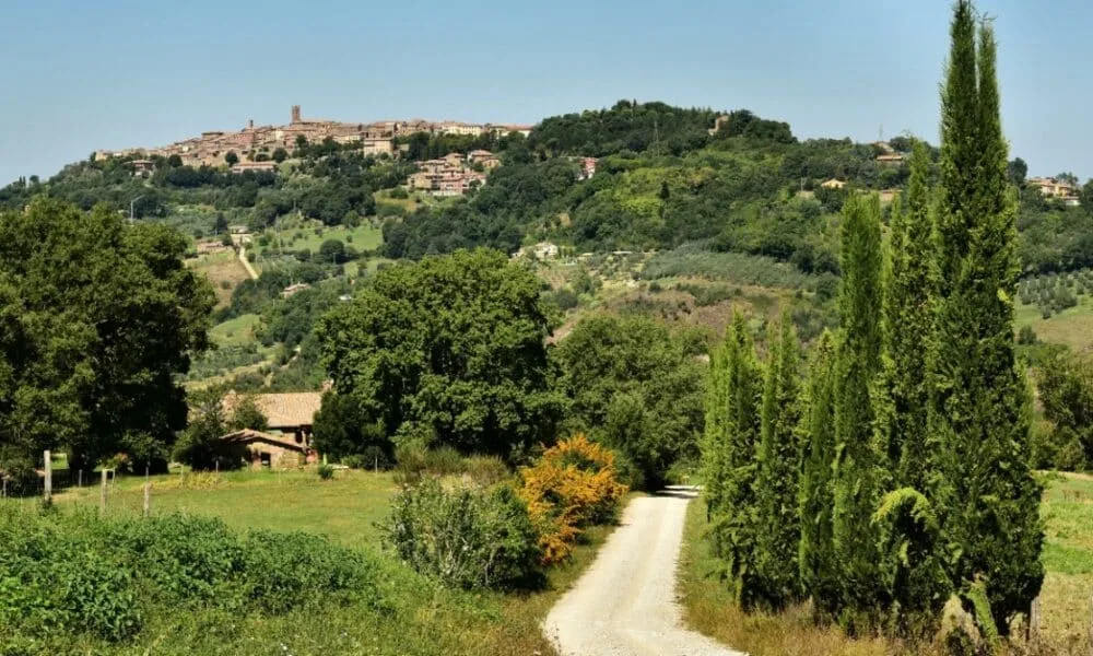 vila-toscana-oferece-ate-r$-127-mil-para-compra-de-imovel-e-moradia-em-radicondoli