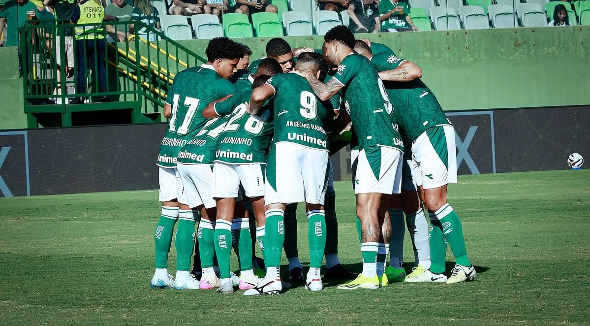 com-6-confrontos-diretos-pela-frente,-confira-a-sequencia-de-jogos-do-goias-na-serie-b
