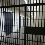 policial-e-acusado-de-forcar-cinco-presos-a-fazer-sexo-com-ele-na-cadeia