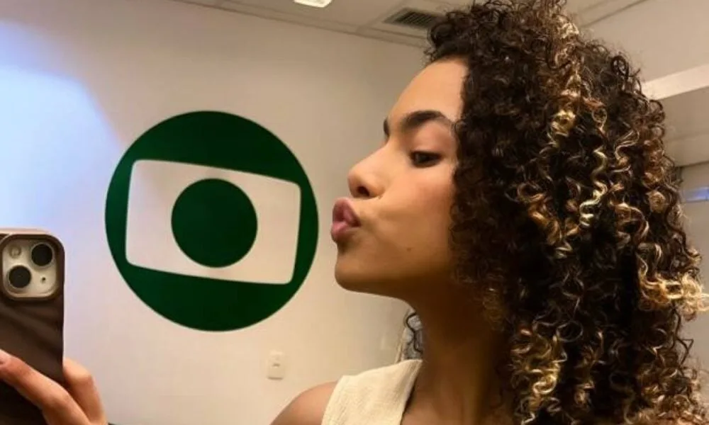 alana-cabral-equilibra-gravacoes-de-tres-gracas-e-estudos-para-vestibular-aos-18-anos