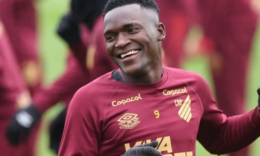 escalacao-confirmada-coritiba-x-athletico-pela-33a-rodada-do-brasileirao-e-onde-assistir