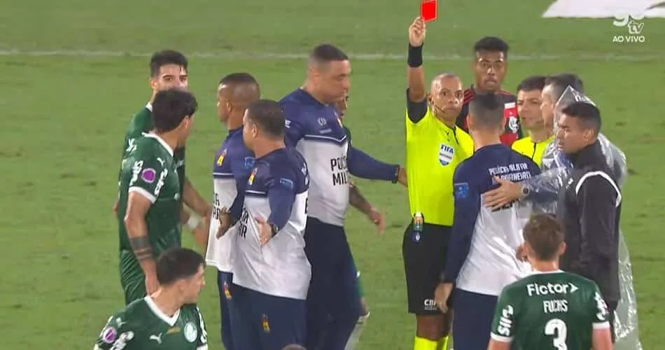cartao-vermelho:-piquerez-expulso-e-palmeiras-reduz-com-gomez-em-jogo-quente-no-maracana