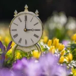 governo-encerra-horario-de-verao-em-2025-e-altera-rotinas-no-brasil