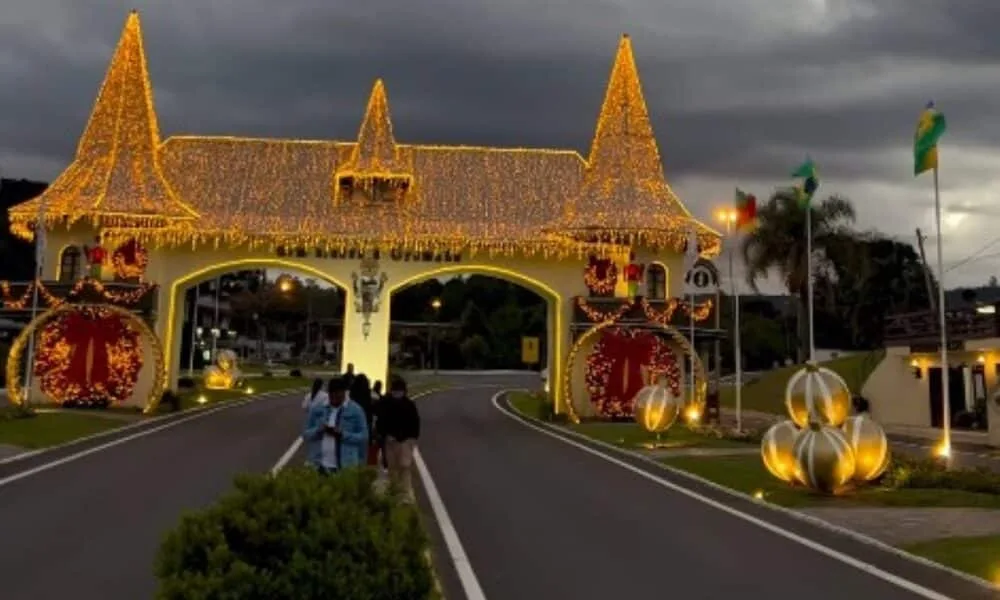 natal-luz-de-gramado-celebra-40-anos-com-desfiles-e-turismo-em-alta