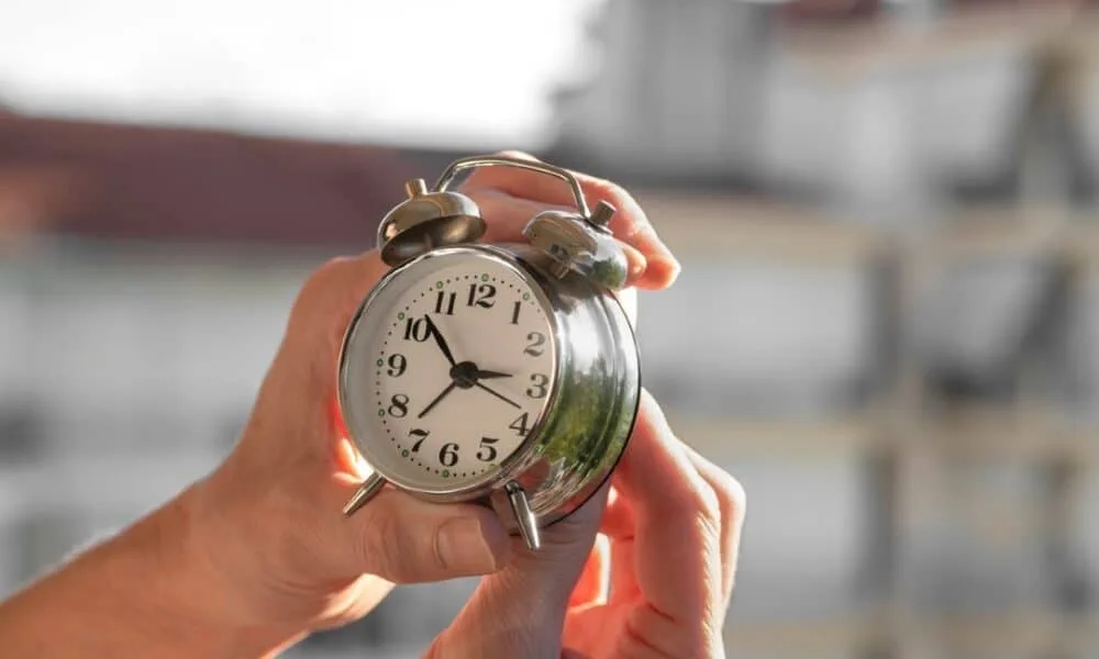 governo-confirma-suspensao-definitiva-do-horario-de-verao-em-2025-e-afeta-rotinas-de-trabalhadores