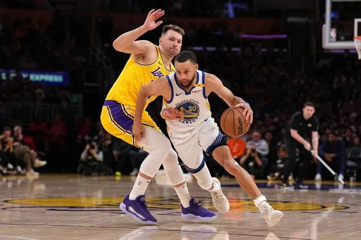 duas-partidas-abrem-temporada-2025/26-da-nba