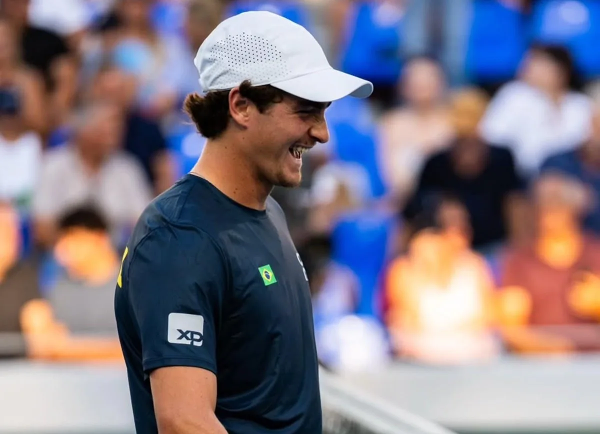 joao-fonseca-estreia-com-vitoria-e-derruba-o-atual-campeao-do-atp-500-da-basileia