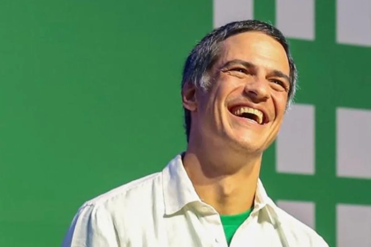 matheus-solano-comenta-‘tapa’-em-celular-de-espectador-no-teatro:-‘agi-como-trombadinha’