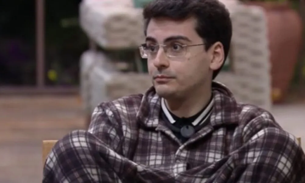 dudu-camargo-critica-proximidade-de-michelle-barros-e-shia-phoenix-em-a-fazenda-17-e-sugere-divorcio-imediato