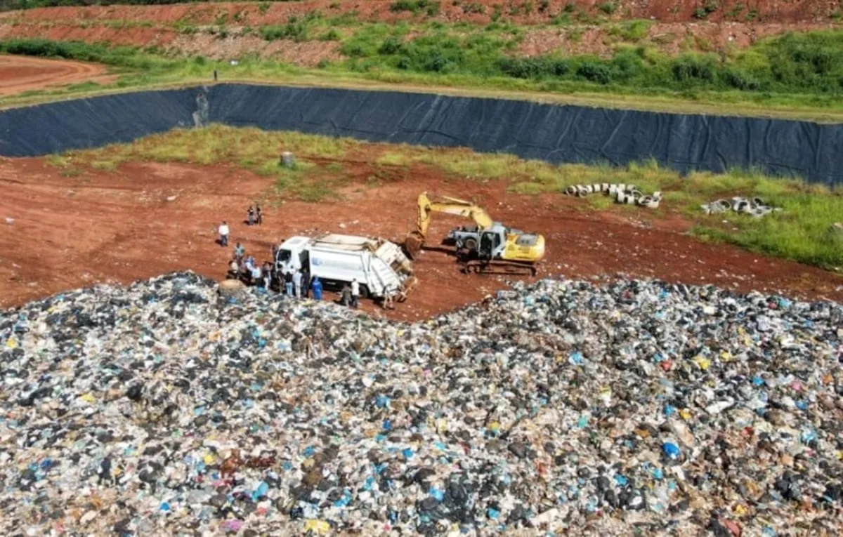 prefeitura-desiste-de-foguetes-e-usara-‘gritos-de-aguia’-contra-urubus-do-lixao-de-goiania