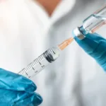 Vacina do HPV avança no público-alvo, mas precisa resgatar mais velhos