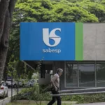 Sabesp bate recorde de retirada de água do sistema de abastecimento, diz estudo