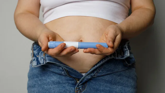 Planos de saúde já são obrigados a cobrir implante contraceptivo Implanon