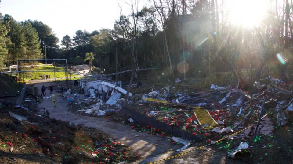 Delegada diz que vítimas de explosão no Paraná iniciavam turno e fizeram oração pouco antes