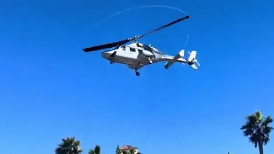 Helicóptero cai em lago de pesca no interior de SP