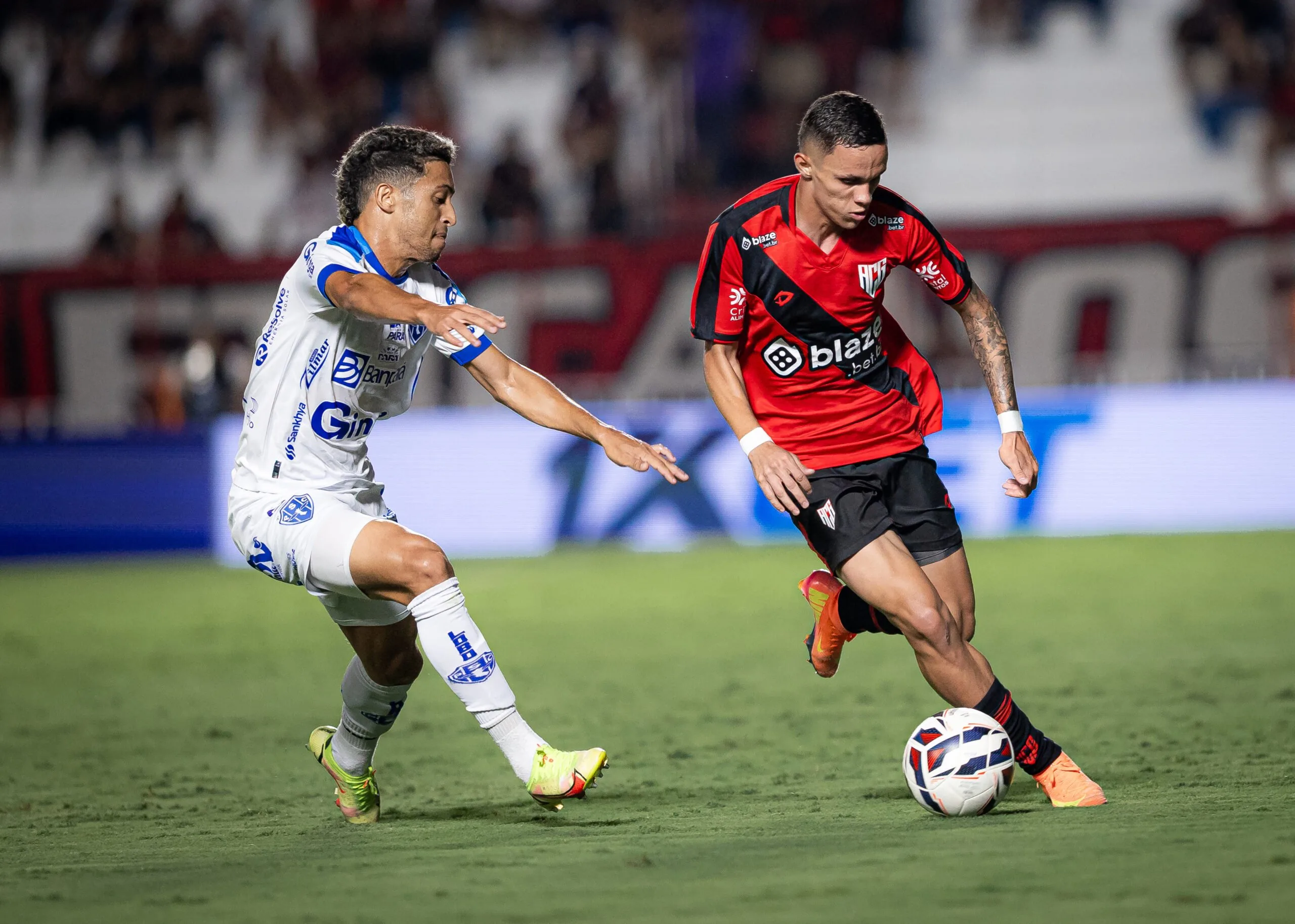 atletico-go-consegue-a-virada-e-rebaixa-o-paysandu-na-serie-b