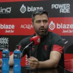 mesmo-apos-vitoria-do-atletico-goianiense,-rafael-lacerda-cobra-atletas-“eu-nao-gostei-da-postura,-da-energia”