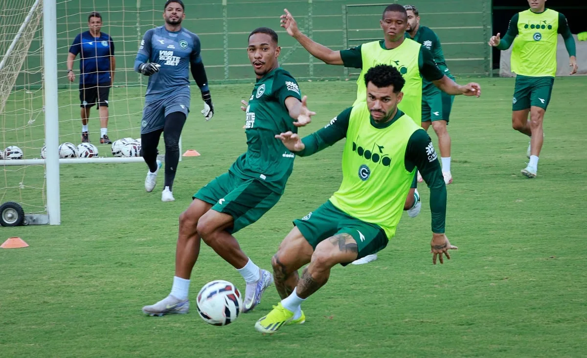 em-jogo-de-vida-ou-morte,-goias-recebe-athletico-pr-em-confronto-direto-na-serie-b