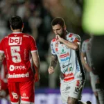 vila-nova-abre-dois-de-vantagem,-mas-toma-empate-em-quatro-minutos-diante-do-operario-pr