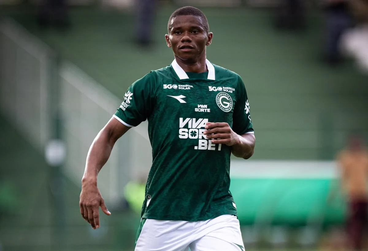 “eu-como-um-dos-lideres-do-grupo,-eu-falo-para-voces-que-eu-ainda-acredito”,-diz-o-volante-juninho,-do-goias