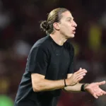 apos-flamengo-vencer-sport-no-brasileiro,-filipe-luis-tira-o-foco-do-palmeiras-na-libertadores:-‘a-final-ainda-esta-muito-longe’