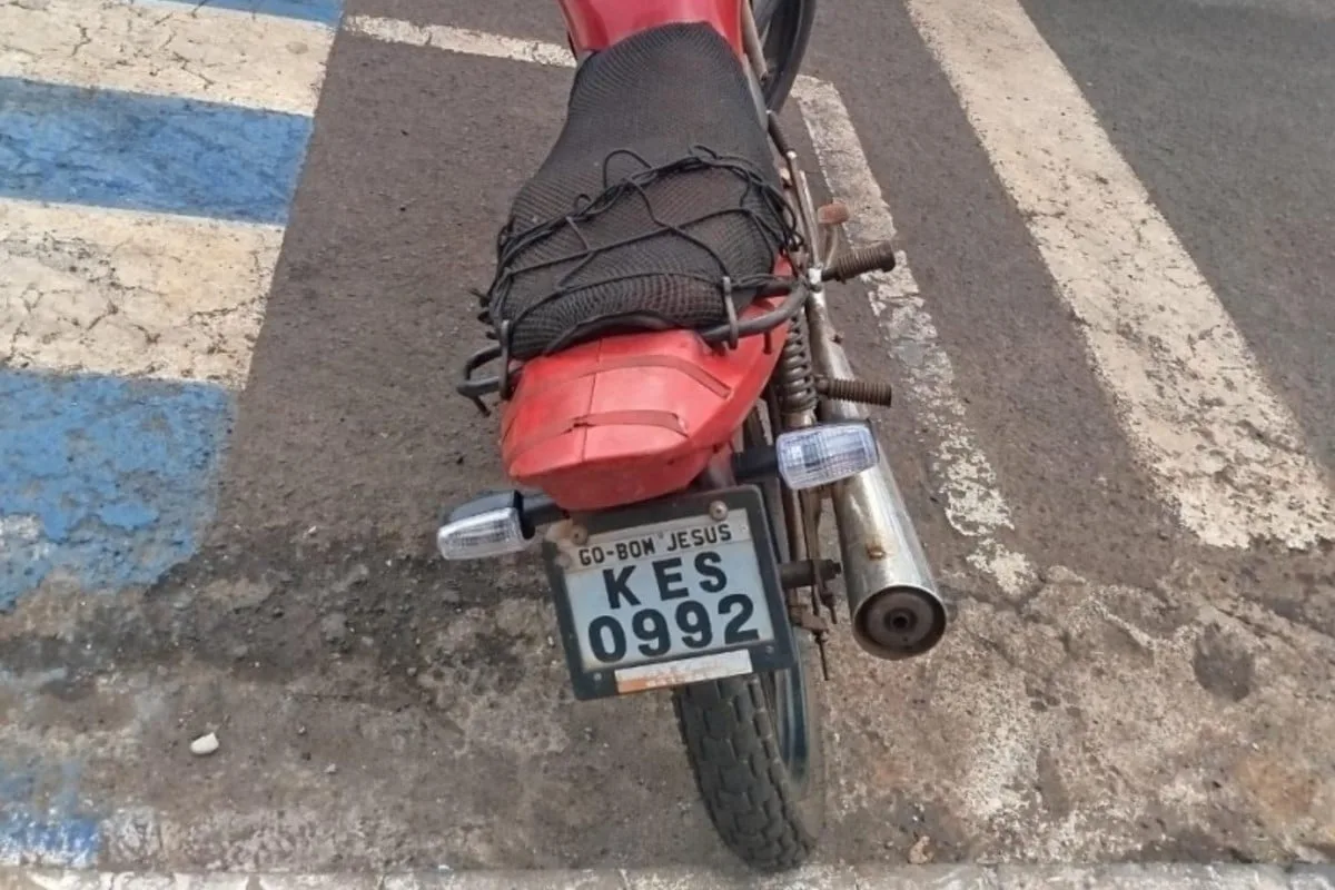 motociclista-e-preso-na-contramao,-bebado-e-com-placa-falsa-em-rio-verde