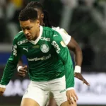 vitor-roque-brilha-no-palmeiras-e-desperta-interesse-do-united,-que-prepara-oferta-de-r$-310-milhoes,-diz-jornal