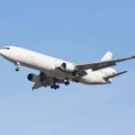 un-avion-cargo-ups-md-11-s’ecrase-a-louisville,-faisant-3-morts-et-11-blesses