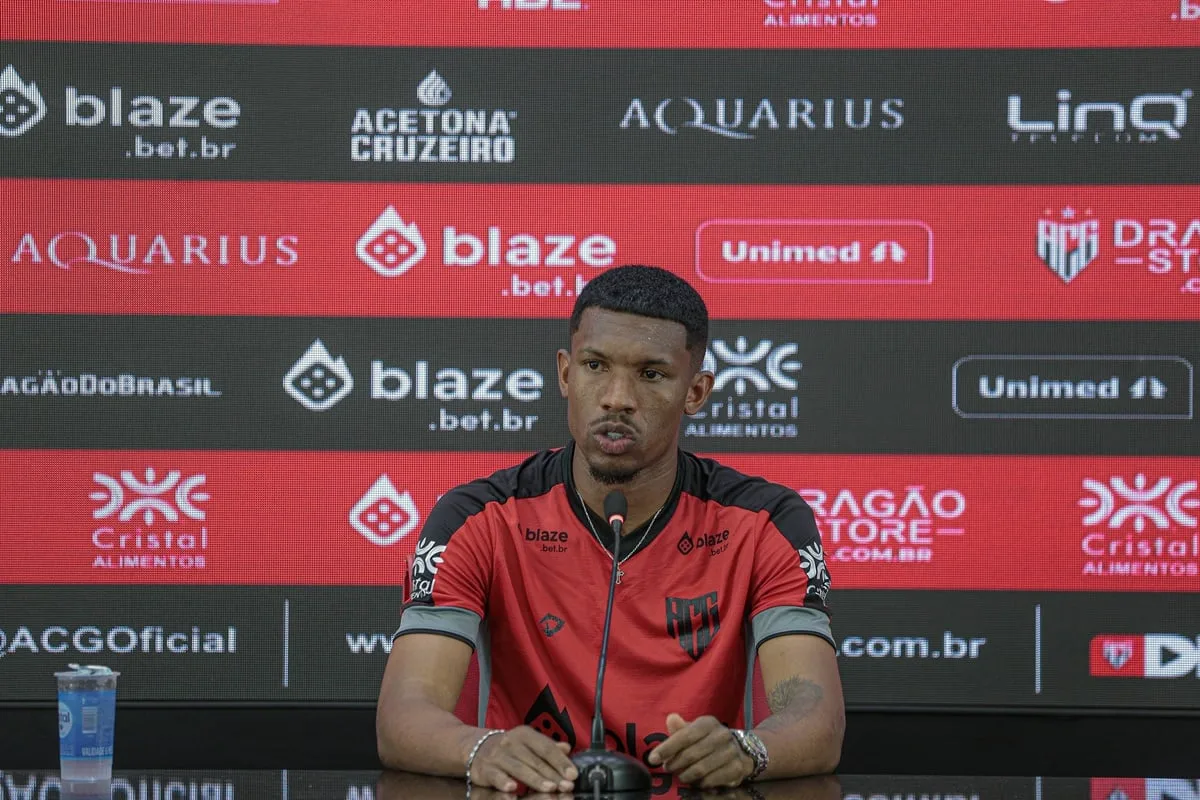 lele-fala-sobre-bom-momento-no-atletico-goianiense-e-afirma-que-meta-no-clube-e-vencer-os-tres-ultimos-jogos