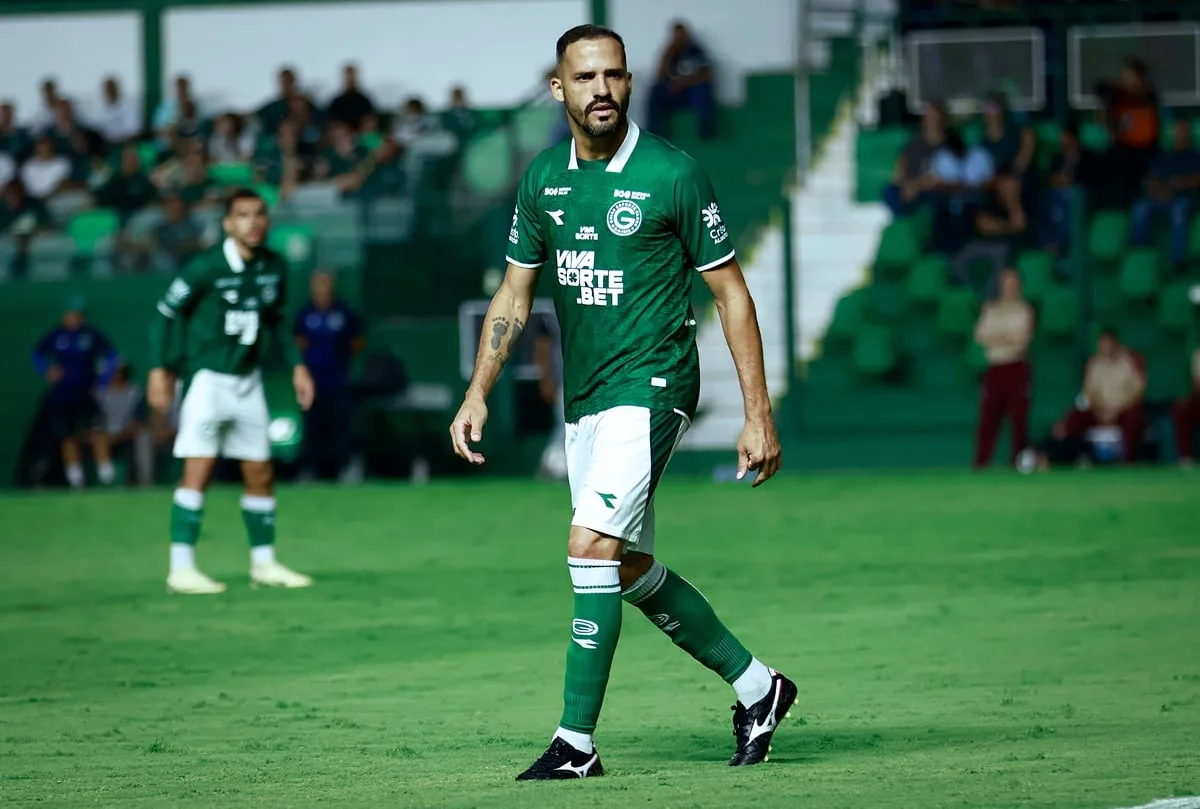 goias-precisa-de-aproveitamento-perfeito-para-seguir-sonhando-com-acesso;-confira-as-probabilidades