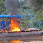 policia-fecha-garimpo-ilegal-de-ouro-e-destroi-balsa-em-israelandia