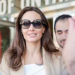 le-chauffeur-d’angelina-jolie-est-arrete-faute-de-documents-lors-d’une-visite-en-ukraine-au-milieu-de-la-mobilisation
