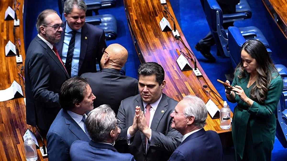 comissao-aprova-isencao-do-ir-ate-r$-5-mil-e-texto-deve-ir-ao-plenario-do-senado-nesta-quarta