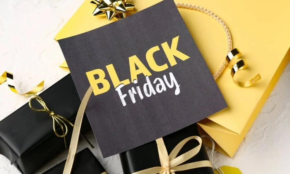 black-friday-nel-mondo:-i-truffatori-preferiscono-fare-tardi-la-notte-per-sfruttare-le-vulnerabilita