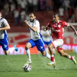 vila-nova-nao-segura-pressao-e-cede-empate-ao-avai-no-oba