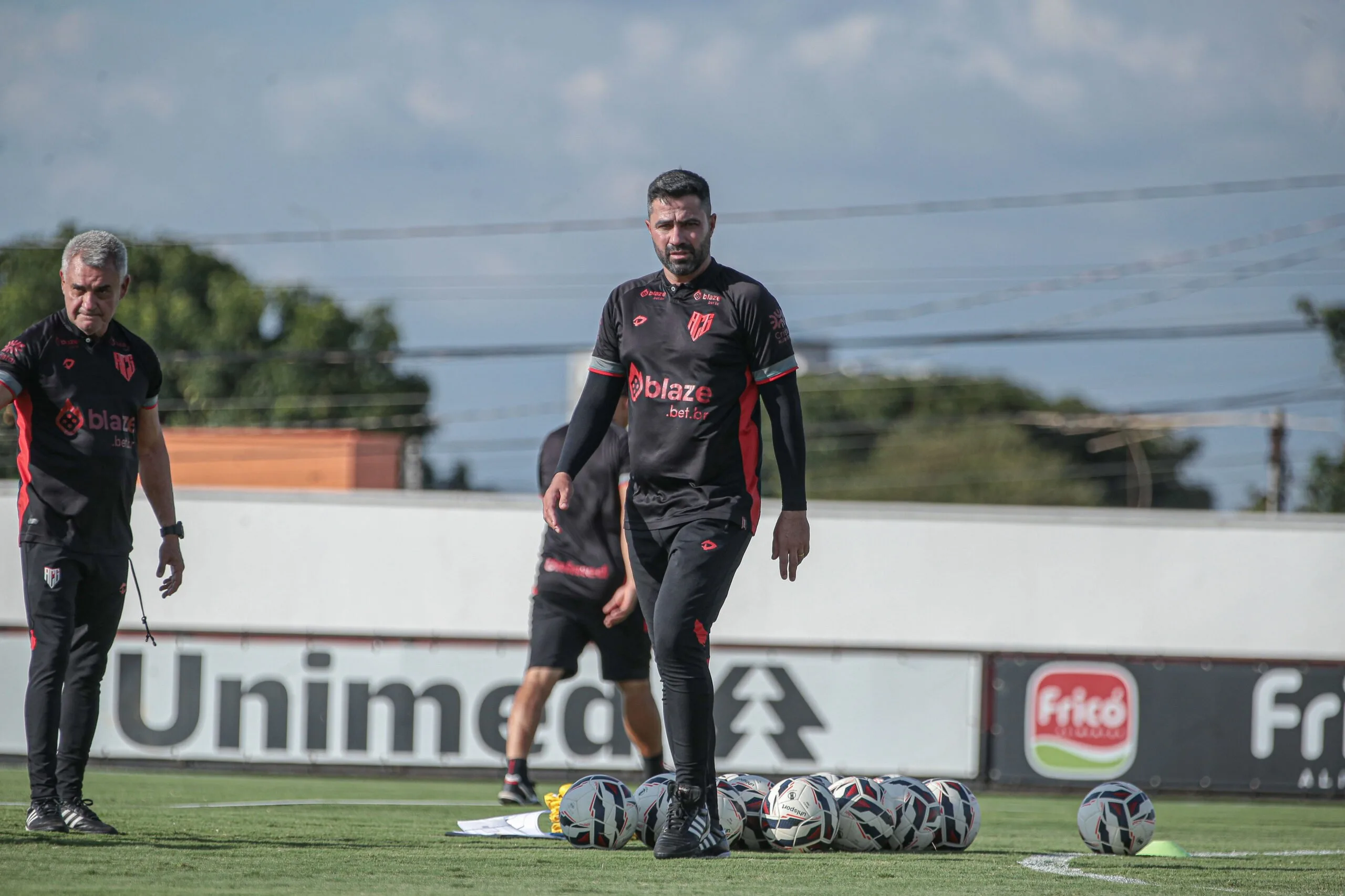 “se-existe-1%,-temos-que-continuar-lutando-muito”,-diz-lacerda-sobre-a-reta-final-da-serie-b