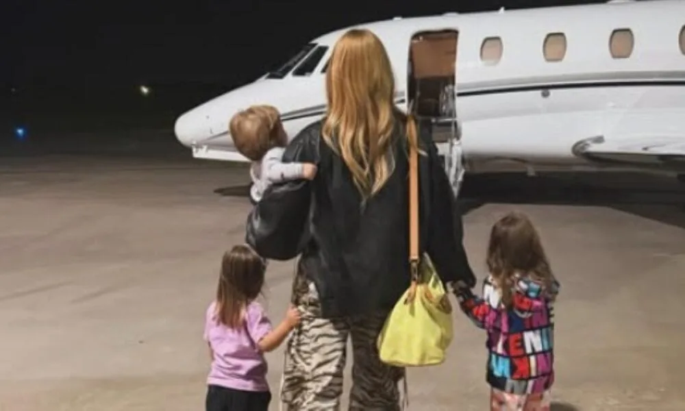 virginia-fonseca-volta-ao-brasil-de-jatinho-com-desenho-de-ze-felipe-apos-14-dias-com-vini-jr-em-madri