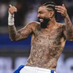 from-rival-to-fan:-gabigol-nominates-galo-as-continental-champion-and-peixe-away-from-relegation