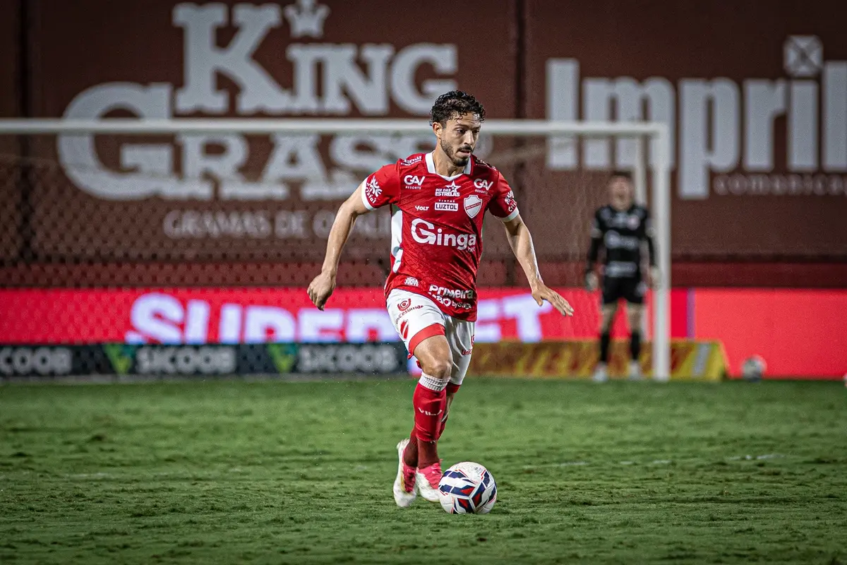 vila-nova-rescinde-contrato-com-jean-mota;-kozlinski-e-bruno-mendes-nao-devem-permanecer