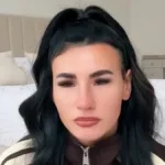 influenciadora-do-tiktok-admite-ter-fingido-cancer-e-pede-desculpas-aos-seguidores;-assista